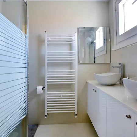 Luxury Bay View Apartment *